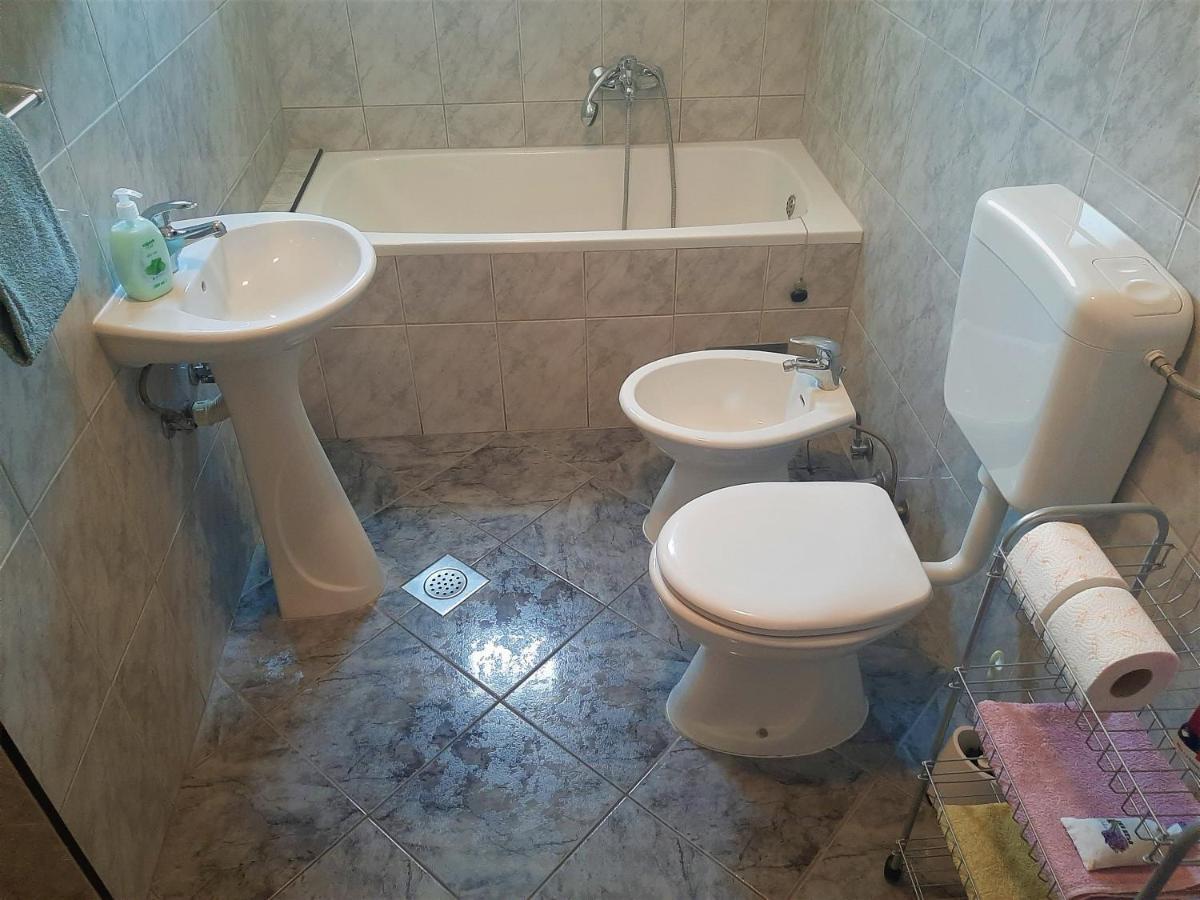 Cozy Apartments With Sea View Novi Vinodolski Exterior foto